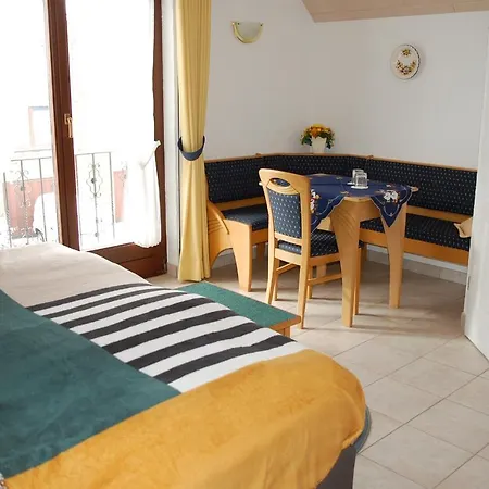 Bed & Breakfast Gaestehaus Sylvie Wévercé